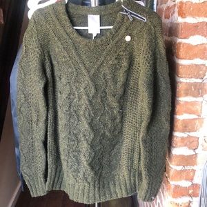 Green wool woman’s sweater